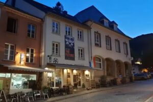 Ancien Cinéma Café Club