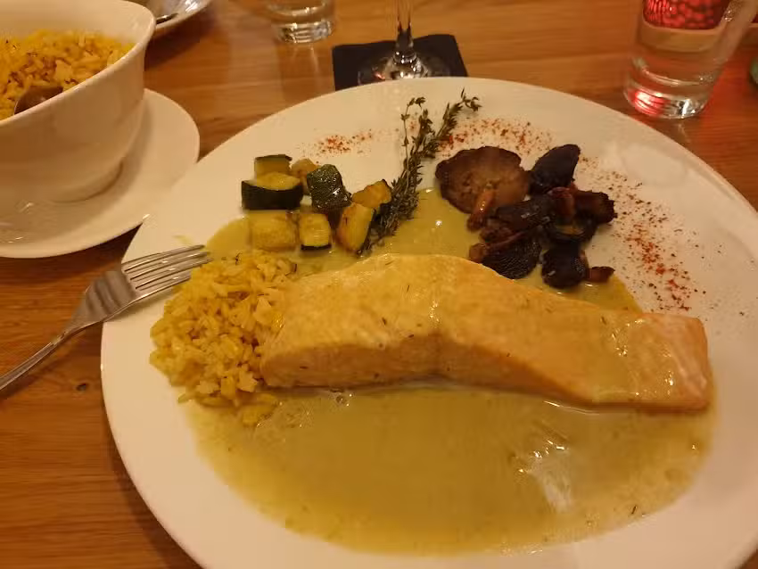 Café Um Rond Point Friture beim Petz Sàrl