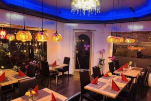 Foodie Sushi & Ramen Asiatique