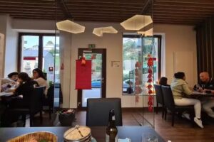 Restaurant Golden Chopsticks