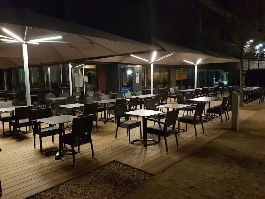 Resto-Bistro Club 5 am Park