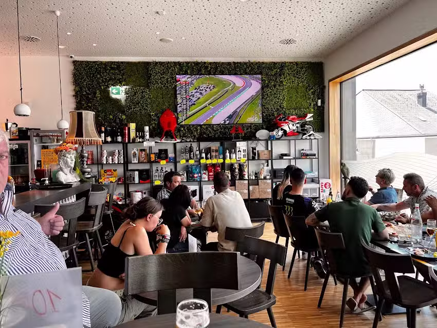 Simon&rsquo;s Bistro