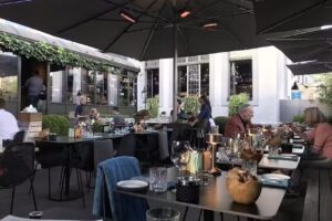 Um Plateau – Bar où manger